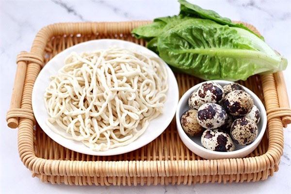 Từ vài quả trứng cút, mẹ chế ra món ăn siêu ngon cho cả nhà