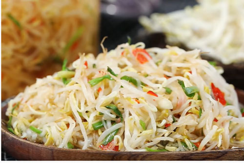 Giá đỗ ngâm chua cay giải ngấy cho món ăn ngày Tết