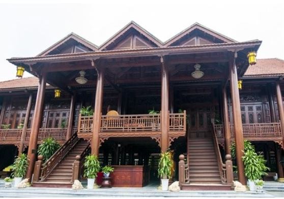 Ngôi nhà sàn bằng gỗ lim lớn nhất Việt Nam: Chi phí 200 tỷ, xây trong 4 năm với hơn 10.000 công thợ