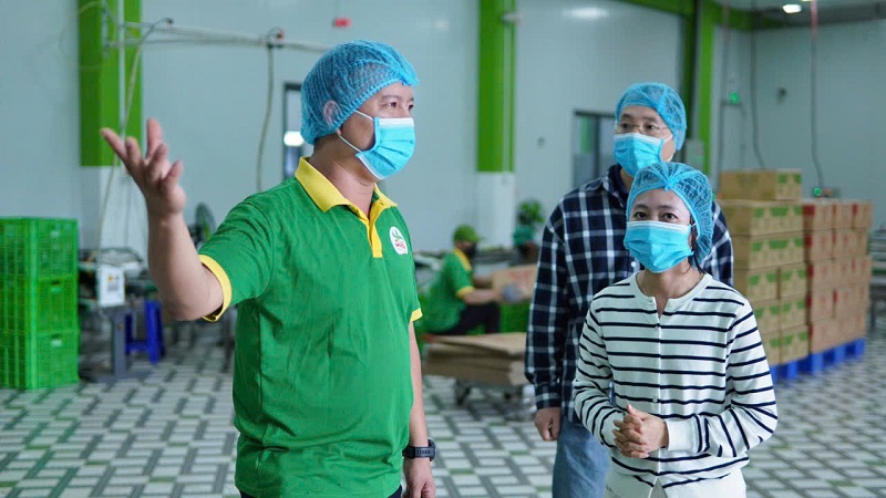 Ông Nguyễn Hữu Vinh – CEO Sachi Foods, giới thiệu về doanh nghiệp với đối tác Hàn Quốc.