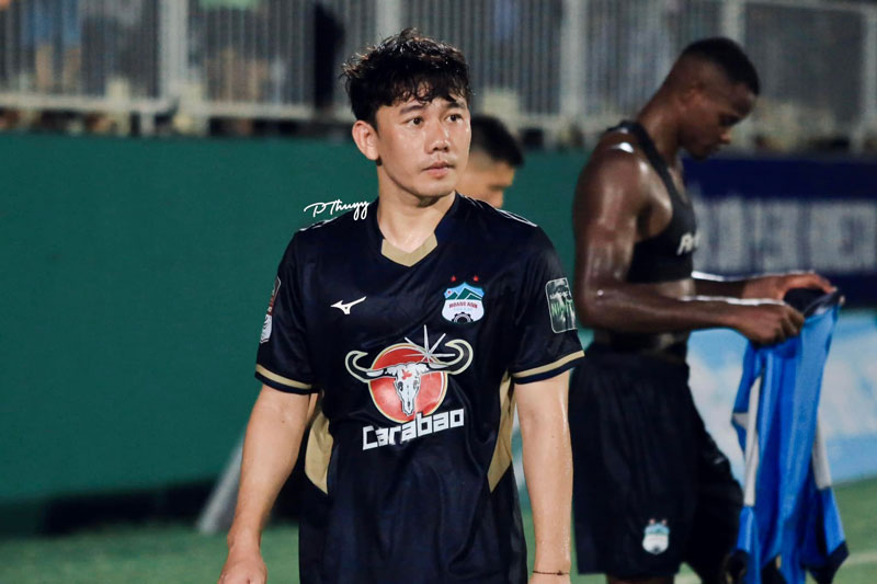 Minh Vương sẽ tiếp tục gắn bó với HAGL. Ảnh: FBNV.