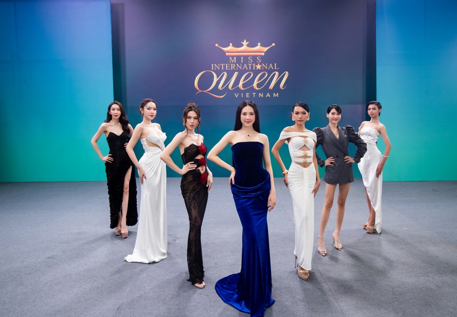 Các thí sinh team Hoa hậu Bùi Quỳnh Hoa