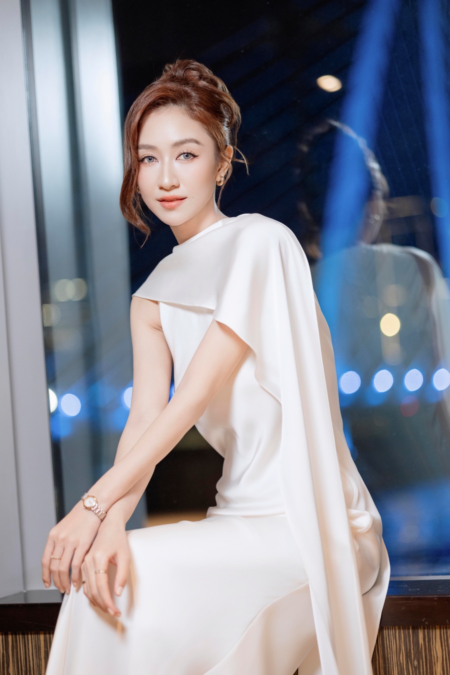 về phần Á hậu Hà Thu, 2 năm gần đây cô cũng hạn chế tham gia các hoạt động giải trí và thay vào đó là tham gia các khoá học về quản trị, marketing,…cũng như dành nhiều thời gian cho các môn thể thao nhằm rèn luyện, nâng cao sức khoẻ như: Trekking, Picker ball, cầu lông, chạy.