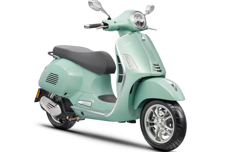 Vespa GTS 300 Classic 2025.