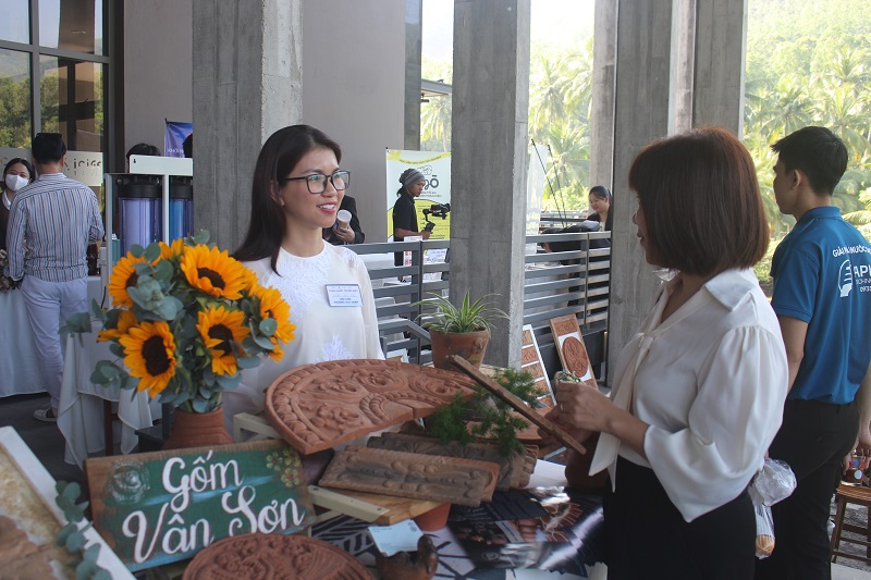 Sản phẩm từ làng nghề gốm Vân Sơn mang đậm chất văn hoá Bình Định.