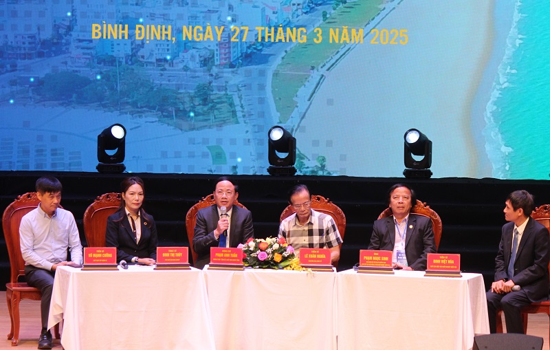 phiên tọa đàm với chủ đề: “Hội tụ nguồn lực toàn cầu phát triển hệ sinh thái đổi mới sáng tạo tỉnh Bình Định”.