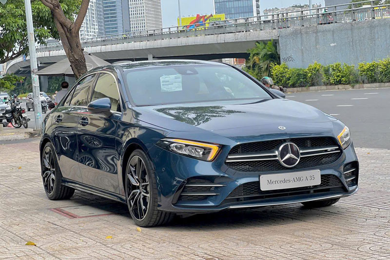 Mercedes-AMG A35.