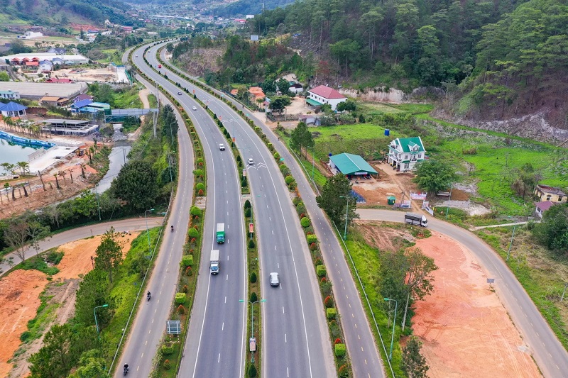 Cao tốc Bảo Lộc - Liên Khương dự kiến hoàn thành đưa vào khai thác cuối năm 2027. Ảnh minh hoạ.