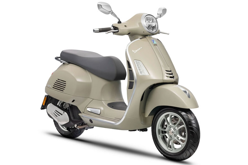 Vespa GTS 300 Classic 2025.