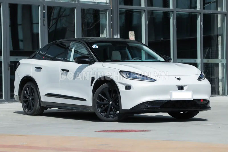 Arcfox Alpha S6 2025.