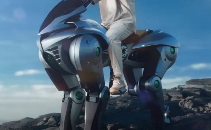 Robot có bốn chân có thể di chuyển độc lập và được trang bị đầu gối hướng vào trong.