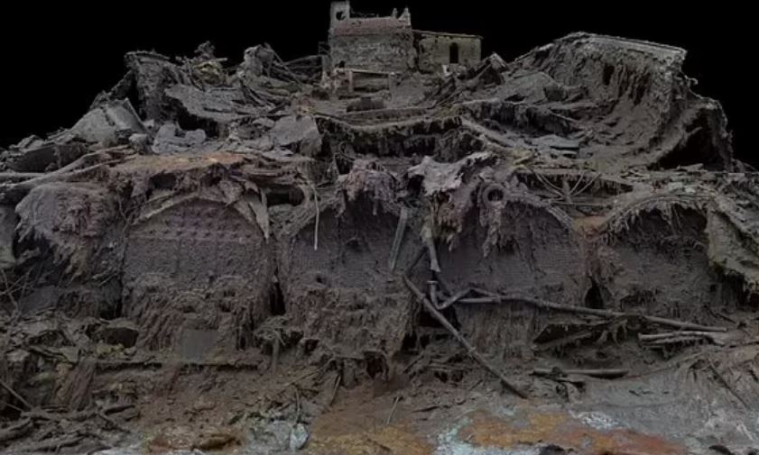 Tàu Titanic dưới đáy biển.