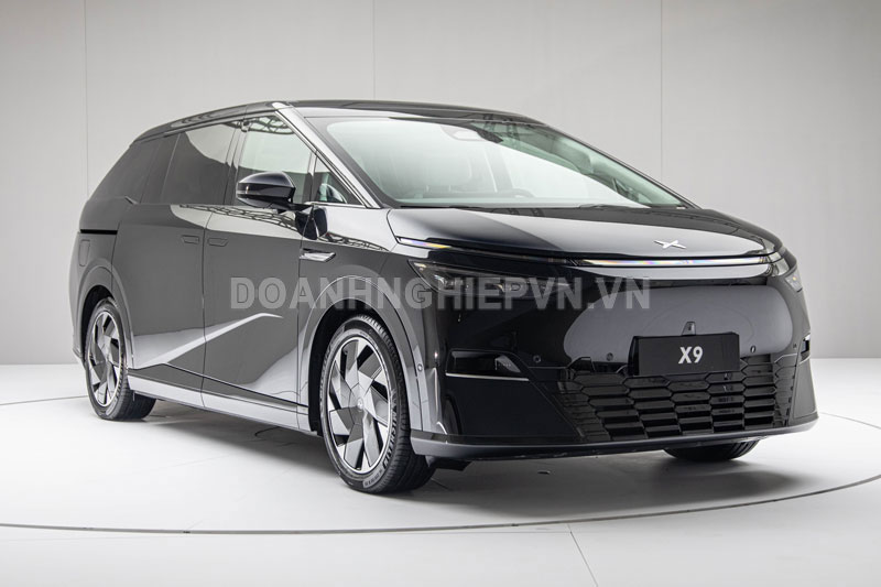 Xpeng X9 2025.