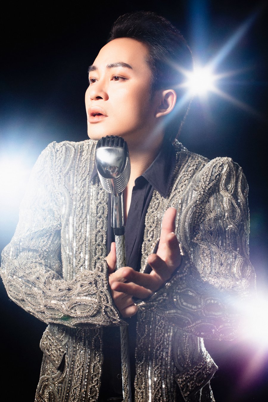 Ca sĩ Tùng Dương