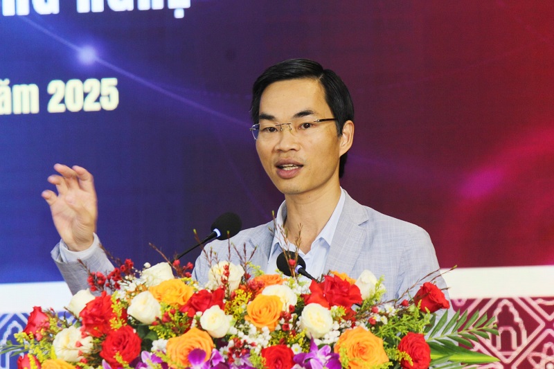 Ông Đỗ Tiến Thịnh - Phó Giám đốc Trung tâm Đổi mới sáng tạo quốc gia (NIC), chia sẻ tại hội thảo.