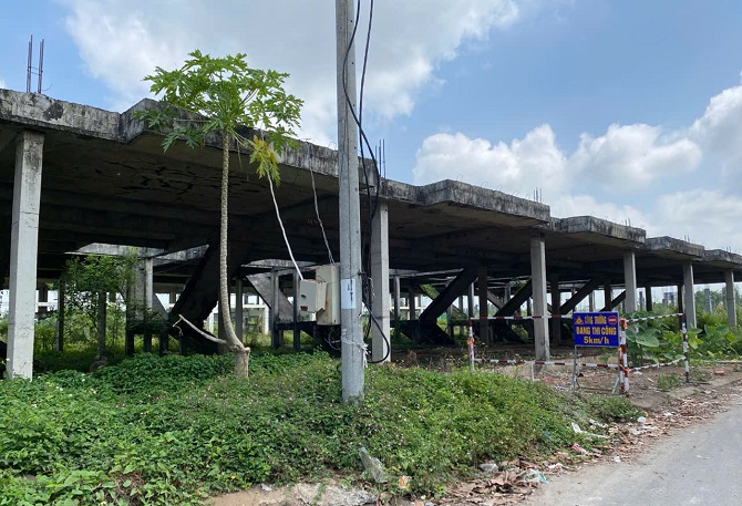 Dù chưa đủ điều kiện theo Luật Nhà ở, chưa được phê duyệt giá bán và đối tượng mua, công ty đã ký hợp đồng đặt cọc, mua bán với tổng cộng 125 khách hàng