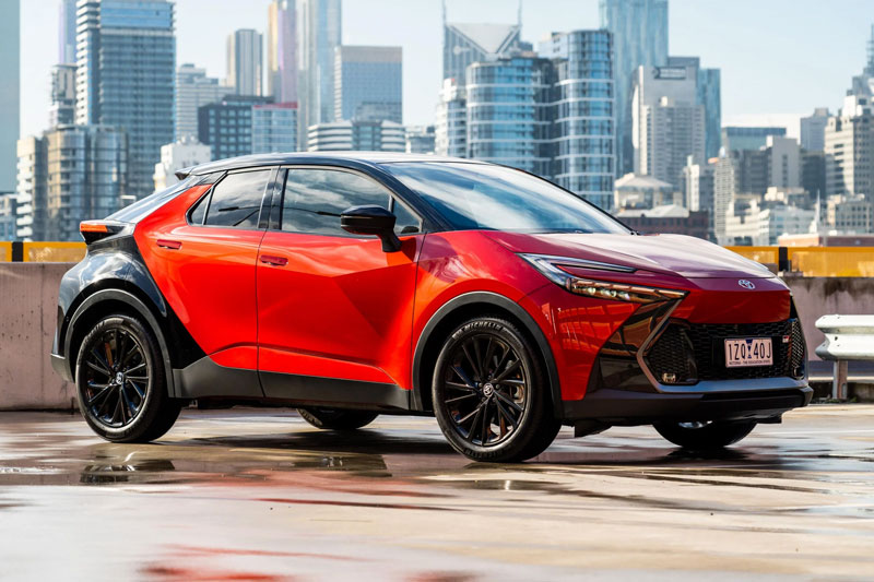 Toyota C-HR PHEV 2025.