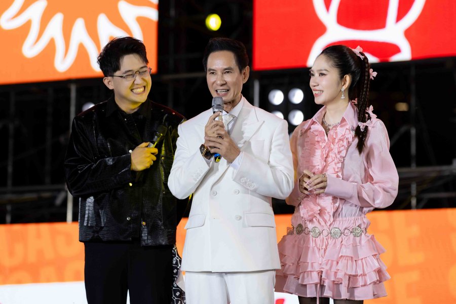 Đạo diễn Lý Hải chia sẻ tại showcase