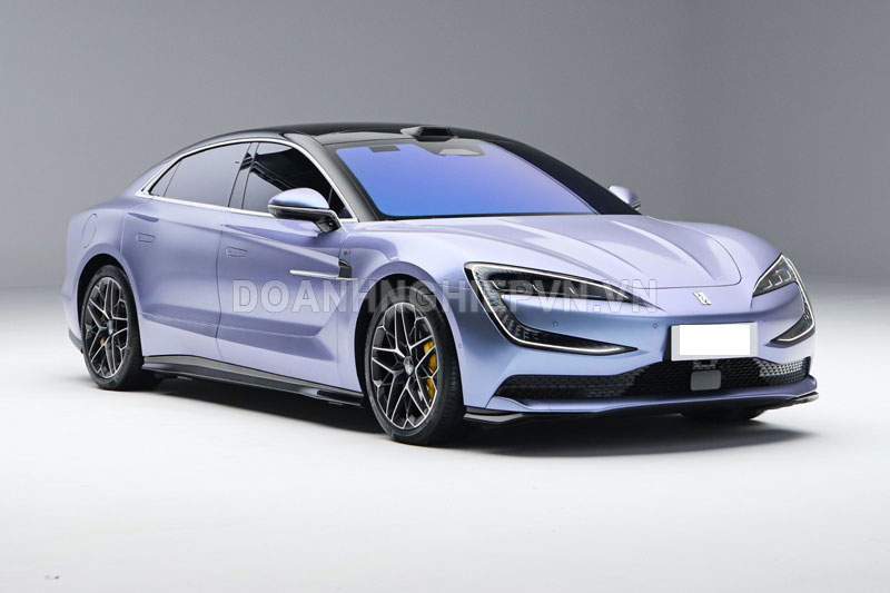 BYD Yangwang U7 2025.