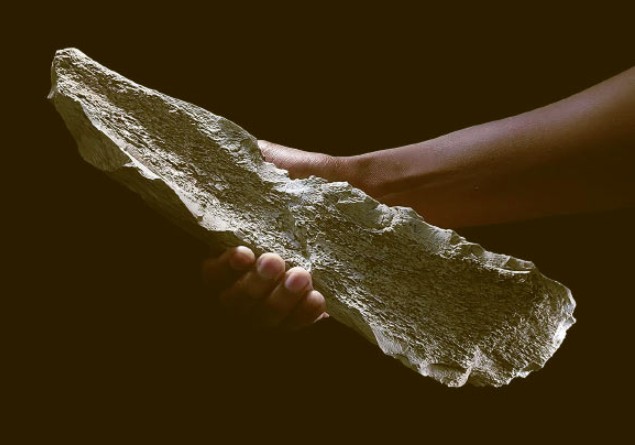 Một trong các công cụ xương được tạo ra bởi một loài người cổ đại bí ẩn ở Tanzania - Ảnh: NATURE