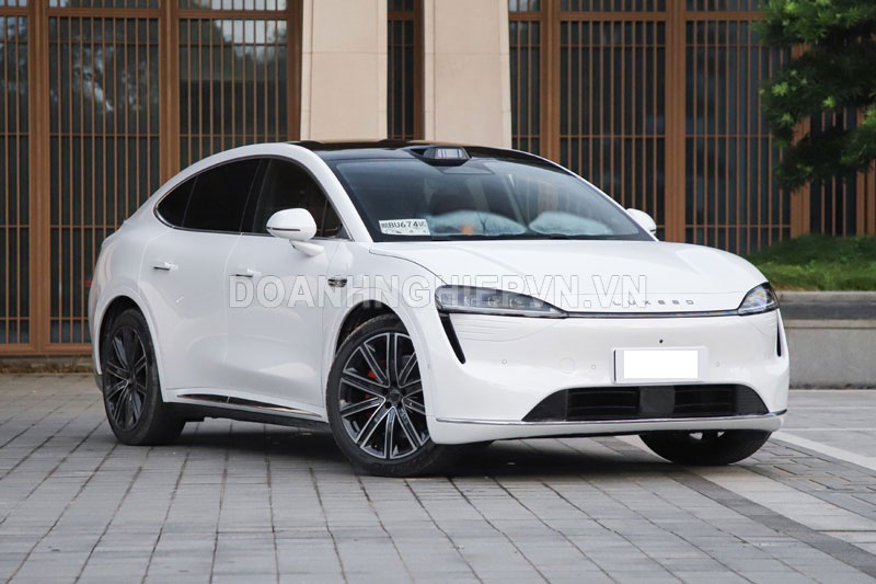 Luxeed R7 EREV 2025.