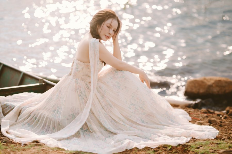 Trong làng giải trí Việt, Lý Nhã Kỳ không chỉ được biết đến là một nữ diễn viên tài năng, một nhà ngoại giao văn hóa sắc sảo mà còn là một biểu tượng thời trang đẳng cấp. 