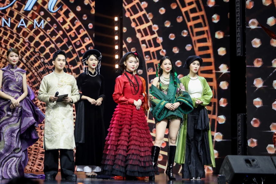 Team Bùi Quỳnh Hoa