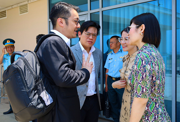 Phái đoàn của Tập đoàn BITDEER (Singapore) khảo sát thực tế tại sân bay quốc tế Đà Nẵng ngày 21/4.