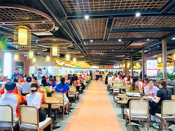 Yum Food Village tại Galaxy Innovation Hub có sức chứa lên tới 3.000 khách.