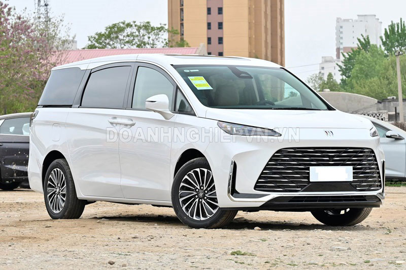 Buick GL8 Lu Shang 2025.