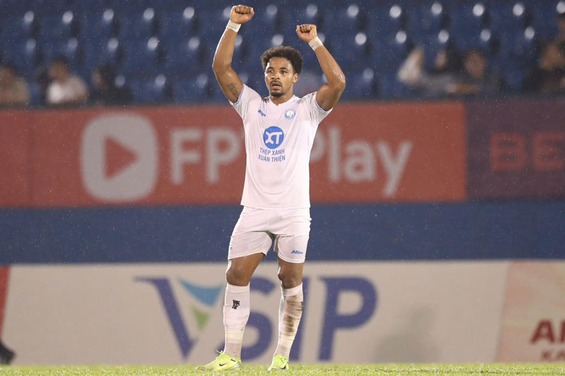 Xuân Son vừa gia hạn hợp đồng với Thép xanh Nam Định. Ảnh: FBNV.