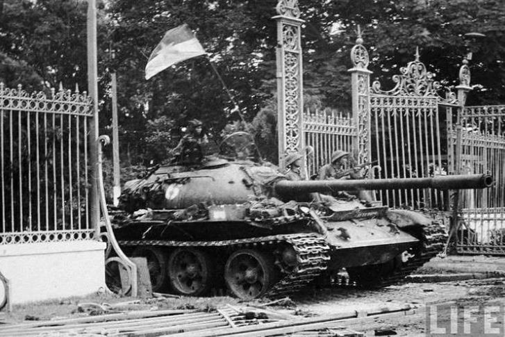 Cân cảnh chiếc xe tăng. Ảnh: Life.