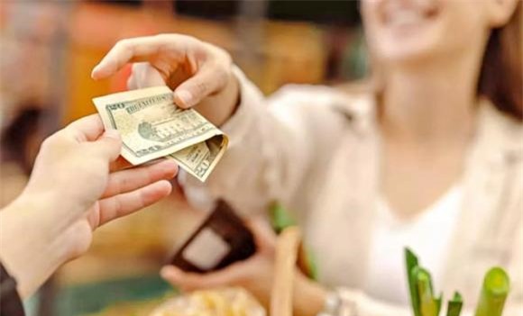 tỷ phú Warren Buffett, lãng phí tiền bạc, người nghèo