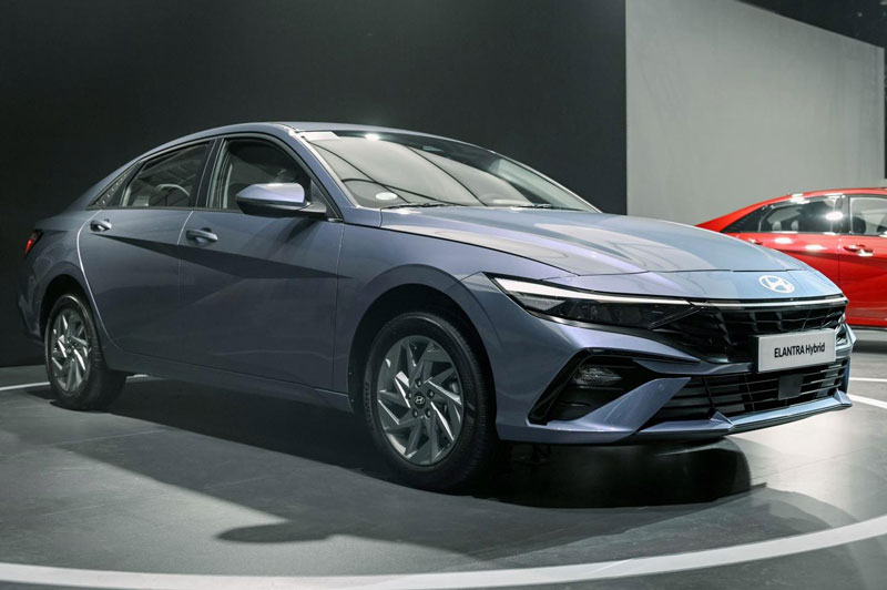 Hyundai Elantra 2025.