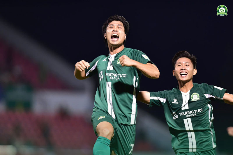 Công Phượng (trái). Ảnh: Trường Tươi Bình Phước.