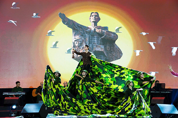 Tiết mục "Mẹ Thanh Khê".