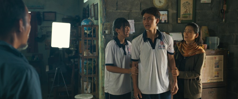 Tâm (Đoàn Thế Vinh đóng) mâu thuẫn với cha 