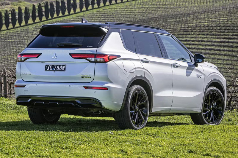 Mitsubishi Outlander PHEV 2025.