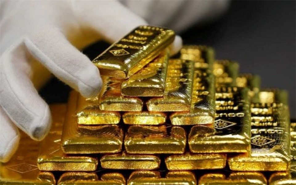 Giá vàng ngày 2/5/2025: Vàng thế giới giảm mạnh, về gần 3.200 USD/Ounce