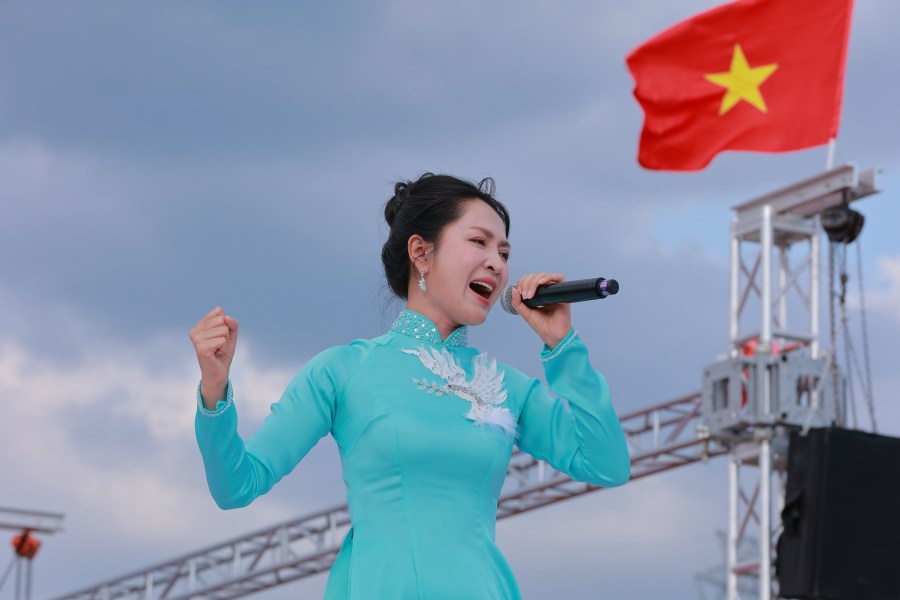 Ca sĩ Duyên Quỳnh