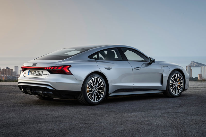 Audi S e‑tron GT 2025 đứng đầu.