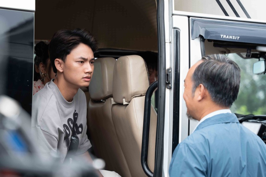 Hình ảnh trong phim "Lật mặt 8: Vòng tay nắng"