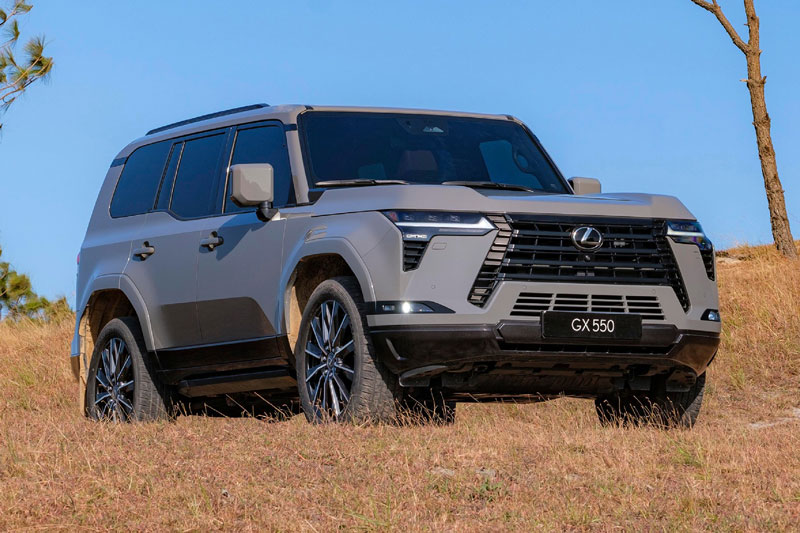 Lexus GX 550.