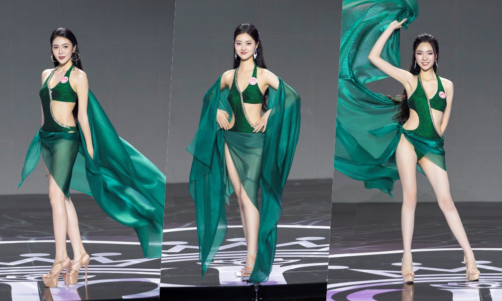 Các thí sinh trong phần thi trang phục bikini
