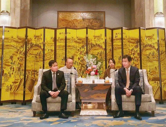 Phó Chủ tịch phụ trách HĐND tỉnh Long An  làm việc với chính quyền tỉnh Liêu Ninh