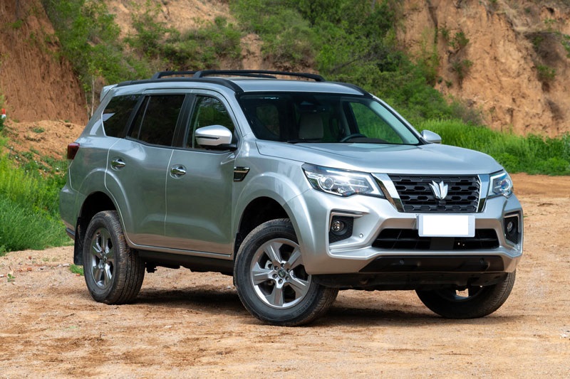 Nissan Paladin 2025.