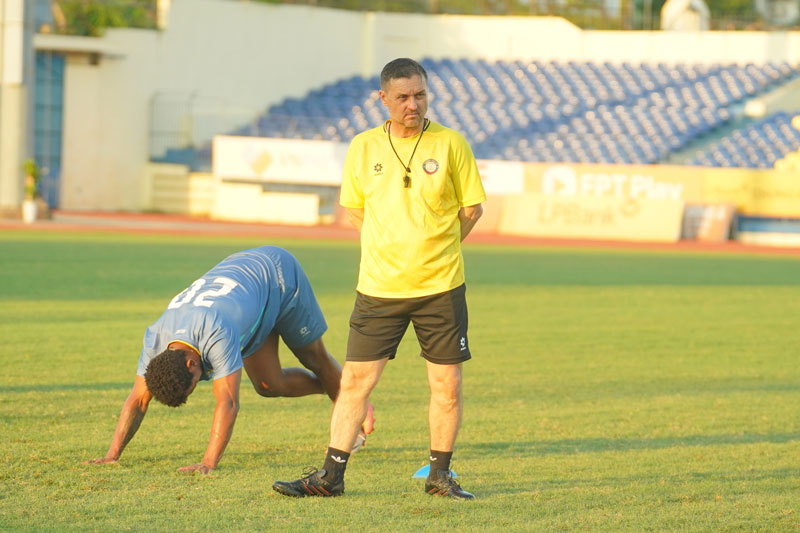 HLV Tomislav Steinbruckner Ảnh: Đông Á Thanh Hóa.