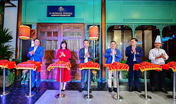 Khai trương nhà hàng nhà hàng V-Senses Dining ngày 16/5.