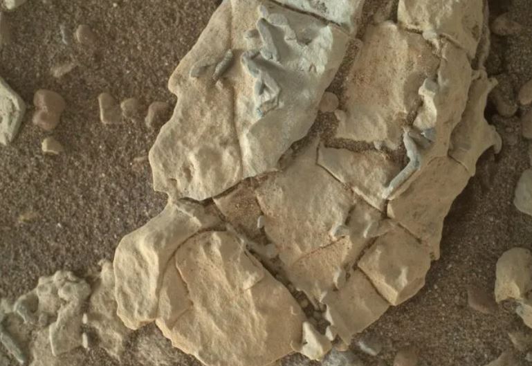 Hình ảnh về các cấu trúc bất thường được tìm thấy trên sao Hỏa bởi xe tự hành Curiosity của NASA vào năm 2018. Ảnh: Marscuriosity.