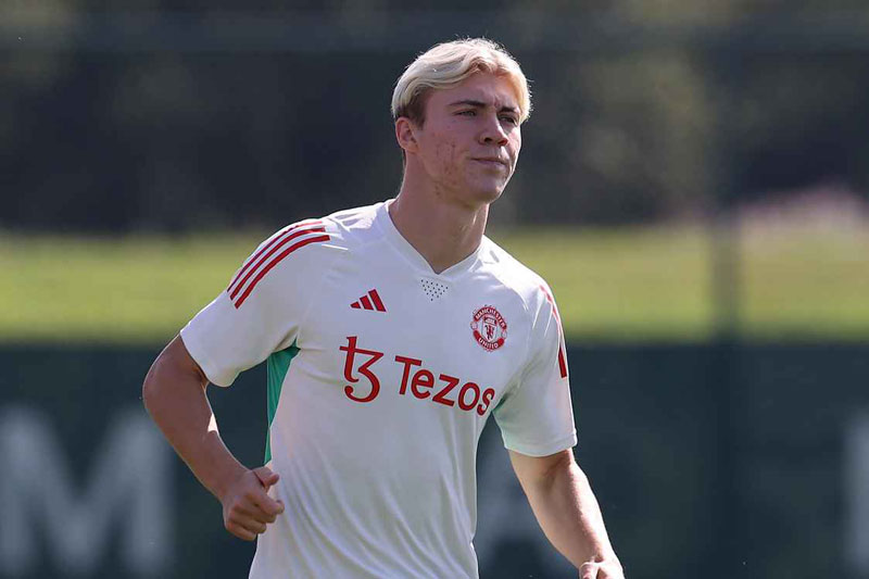 Rasmus Hojlund liên tục gây thất vọng ở mùa giải này. Ảnh: Man Utd.